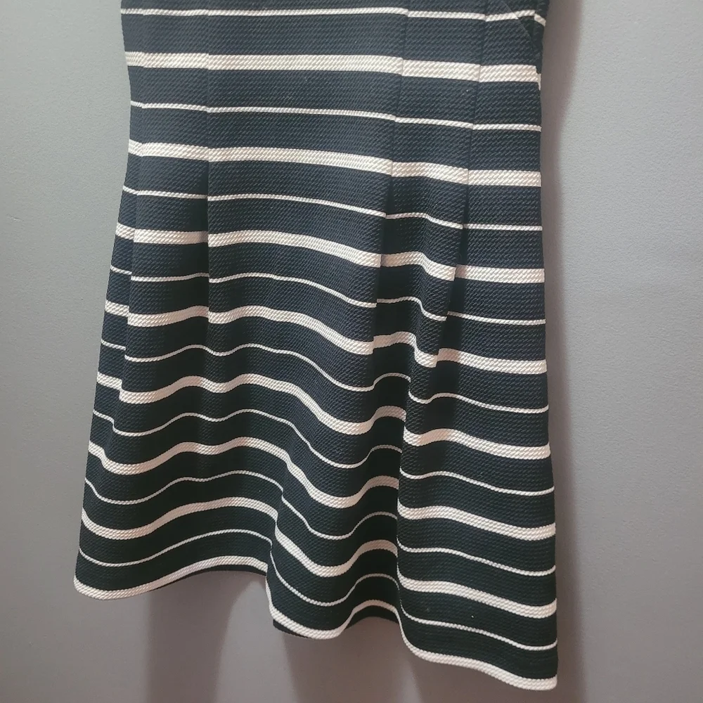 Pimkie Collection blk/wht stripe dress S - Picture 7 of 10